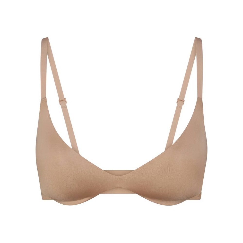 SKIMS Wireless Form Super Push Up Bra